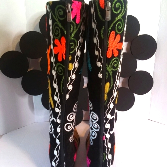 Turkish Hand Embroidered Black Boots...size 40 - Picture 8 of 11